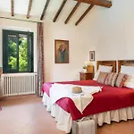 Paesante 8, Emma Villa