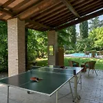 Paesante 8, Emma Villa